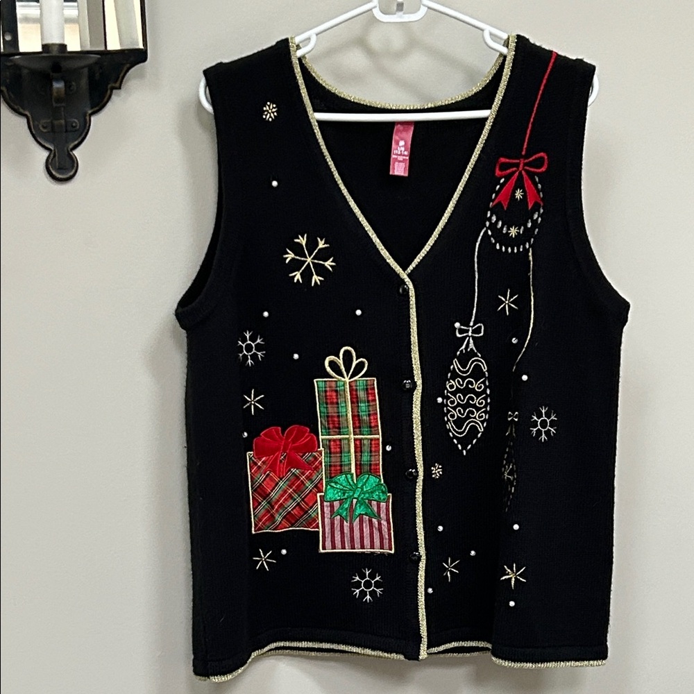 Festive Black Holiday Sweater Vest L